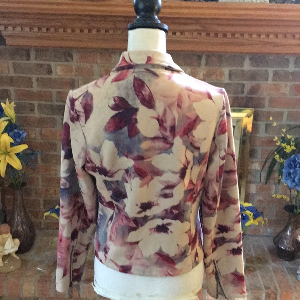 Solitaire jacket- never worn - Picture 7 of 8